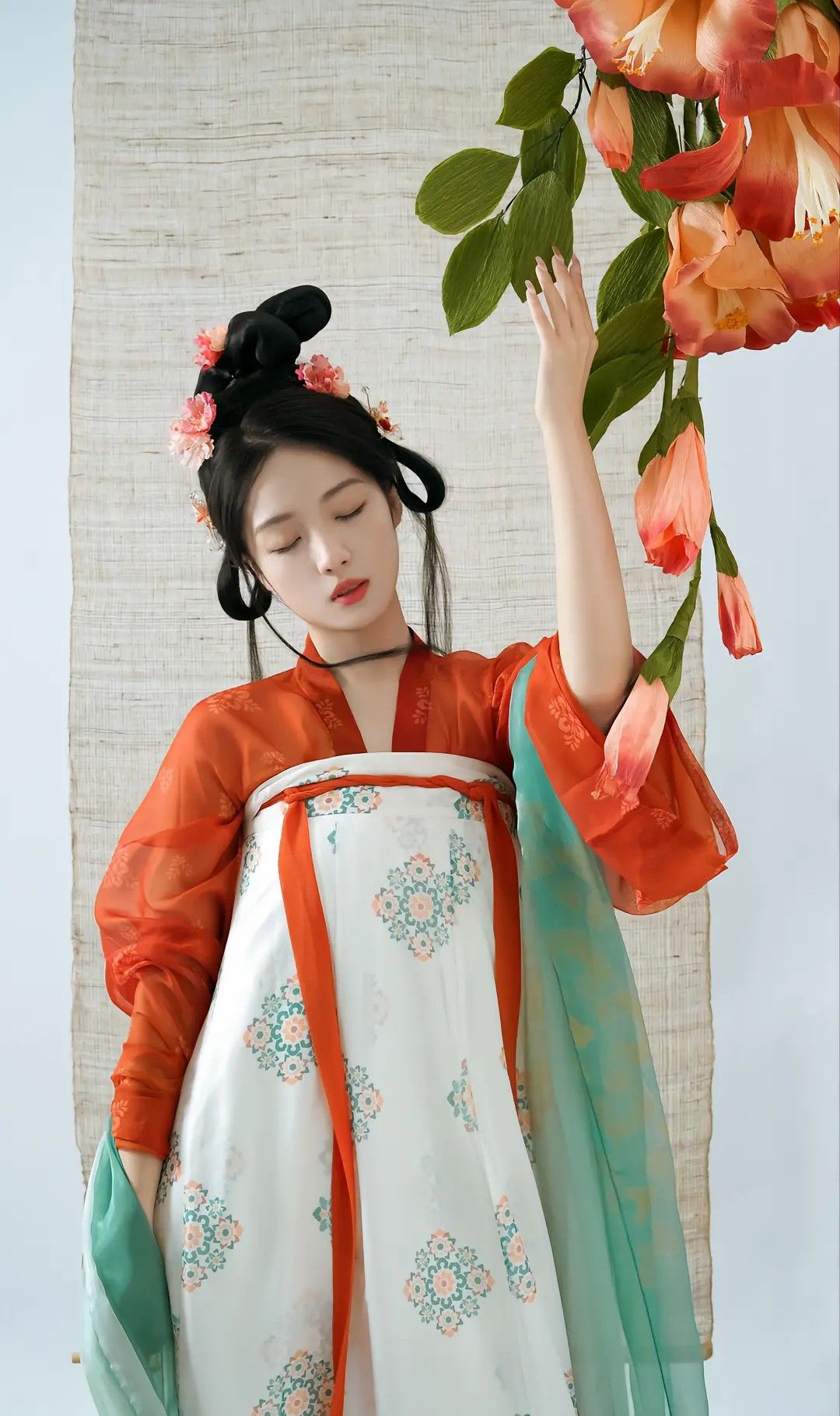 The Splendor of Tang-Style Hanfu in the Yan Yun Platform The Splendor of Tang-Style Hanfu in the Yan Yun Platform
