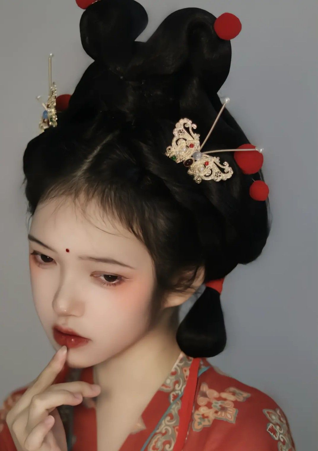 Summer Style with Cheongsam Shawls and Overlays Summer Style with Cheongsam Shawls and Overlays