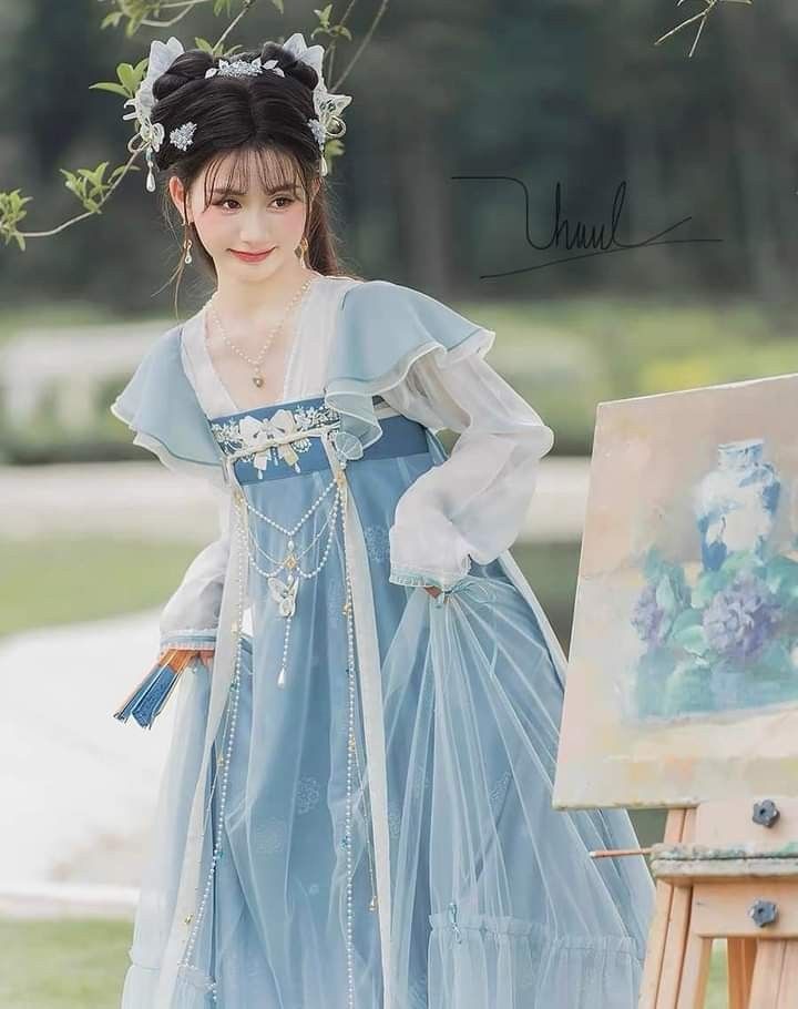 The Enchantment of Dance and Cheongsam:A Cultural Fusion The Enchantment of Dance and Cheongsam:A Cultural Fusion