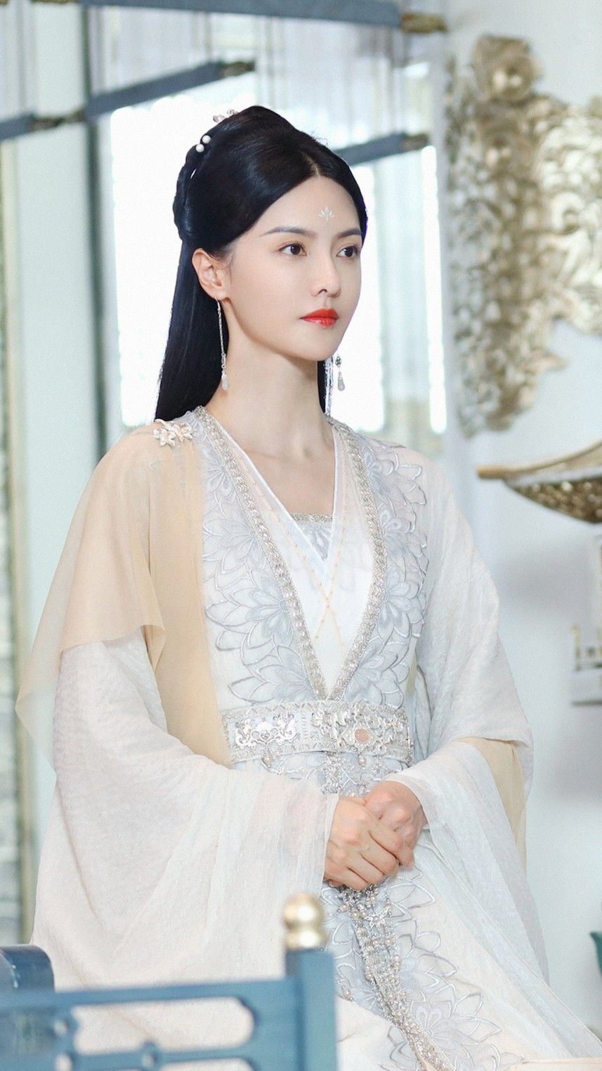 Luxury and Elegance:The Newest High-End Cheongsam Skirts Luxury and Elegance:The Newest High-End Cheongsam Skirts