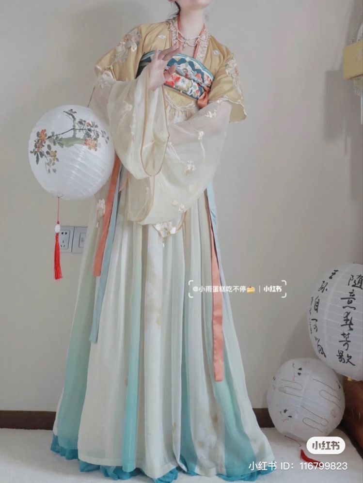 The Charm of Horseface Skirt with a Silk Chiffon Inner Lining The Charm of Horseface Skirt with a Silk Chiffon Inner Lining