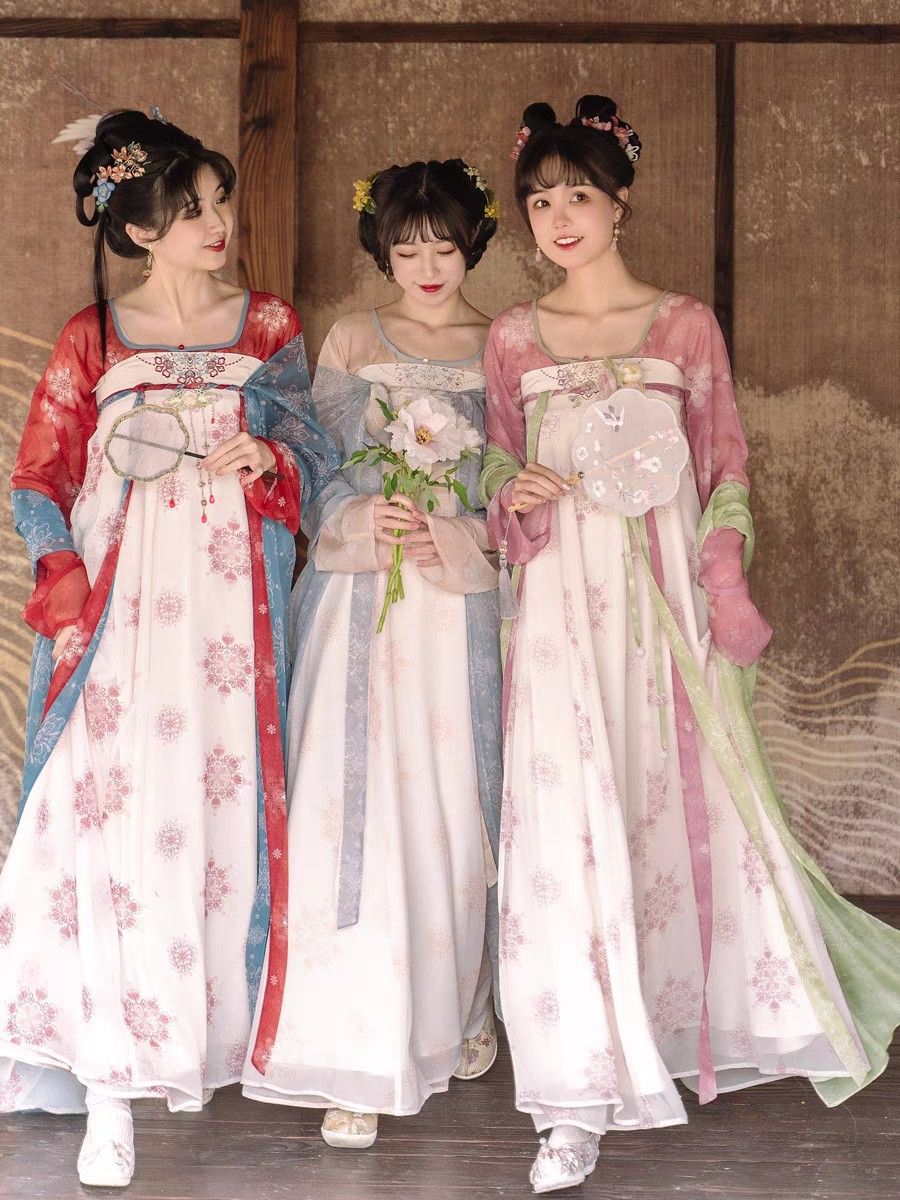 The Revival of Cheongsam:A 2023 Girls Guide to Traditional Elegance The Revival of Cheongsam:A 2023 Girls Guide to Traditional Elegance