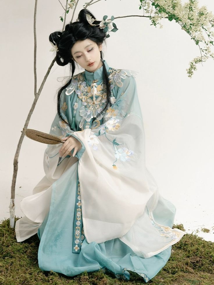 Exclusive Silk Cheongsam Collection:A Closer Look at Traditional Elegance Exclusive Silk Cheongsam Collection:A Closer Look at Traditional Elegance
