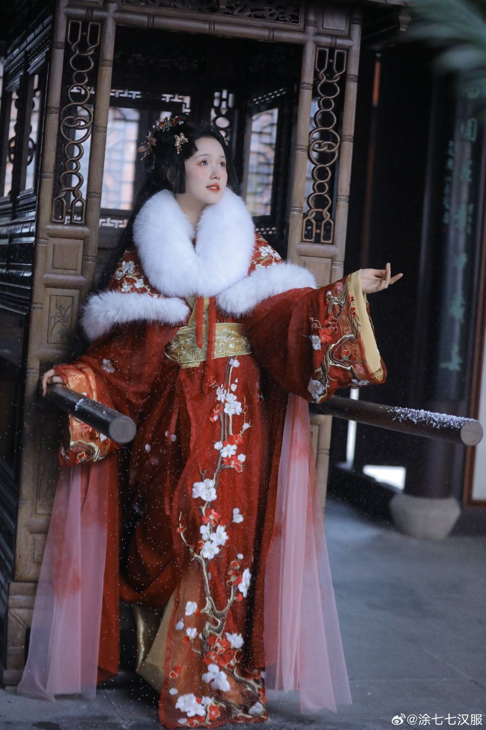 The Inner Beauty of Hanfu Costumes for Young Girls The Inner Beauty of Hanfu Costumes for Young Girls
