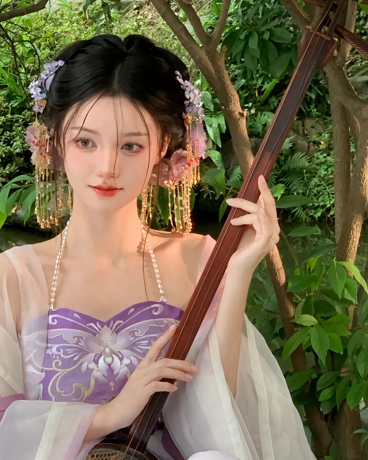 The Elegance of Hanfu:The Adult Womens Horseback-Inspired Skirt The Maimen Qun The Elegance of Hanfu:The Adult Womens Horseback-Inspired Skirt The Maimen Qun