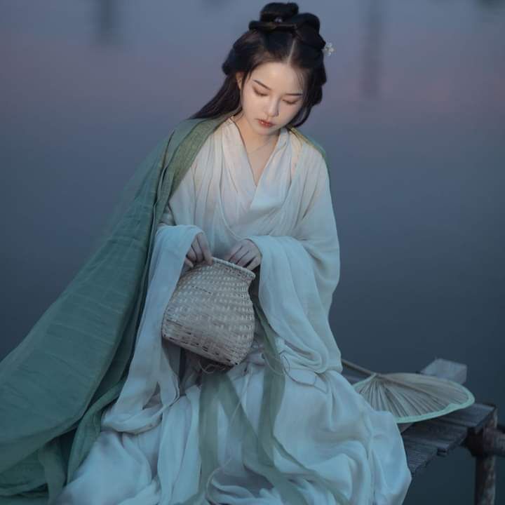 Bai Cai Hanfu:The Rise of Traditional Elegance in Modern Fashion Authentic Waisted Styles Bai Cai Hanfu:The Rise of Traditional Elegance in Modern Fashion Authentic Waisted Styles