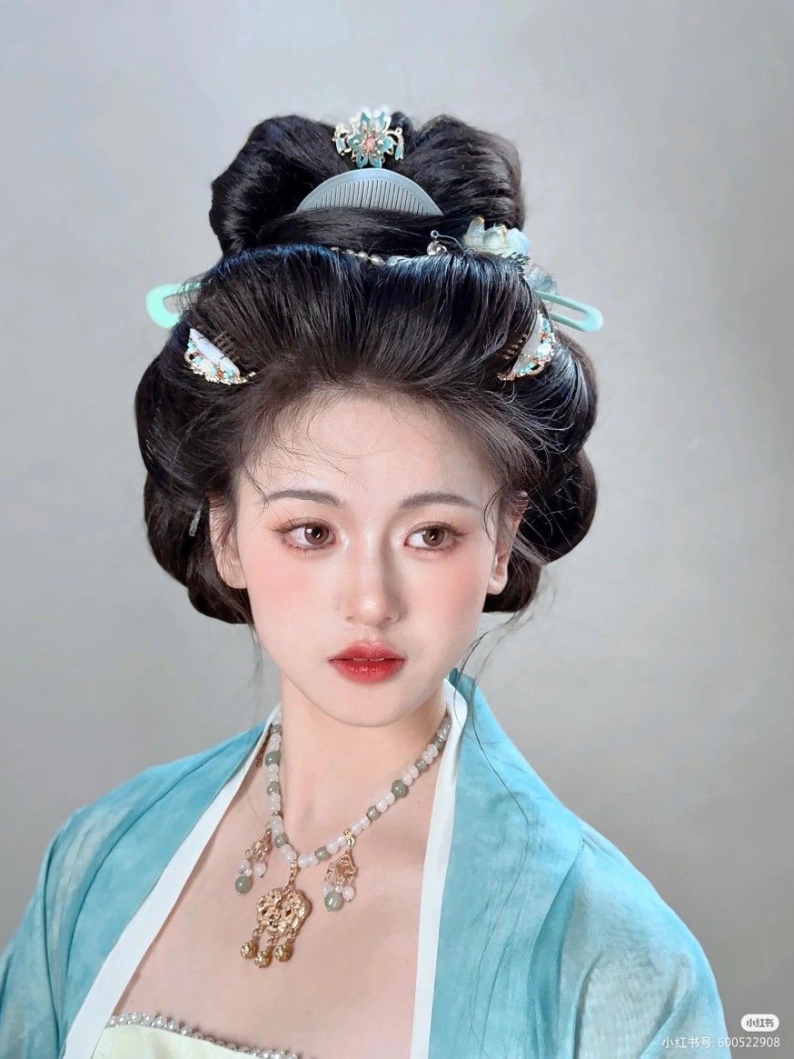 Vintage Hanfu:Exploring the Timeless Charm of Traditional Chinese Clothing Vintage Hanfu:Exploring the Timeless Charm of Traditional Chinese Clothing