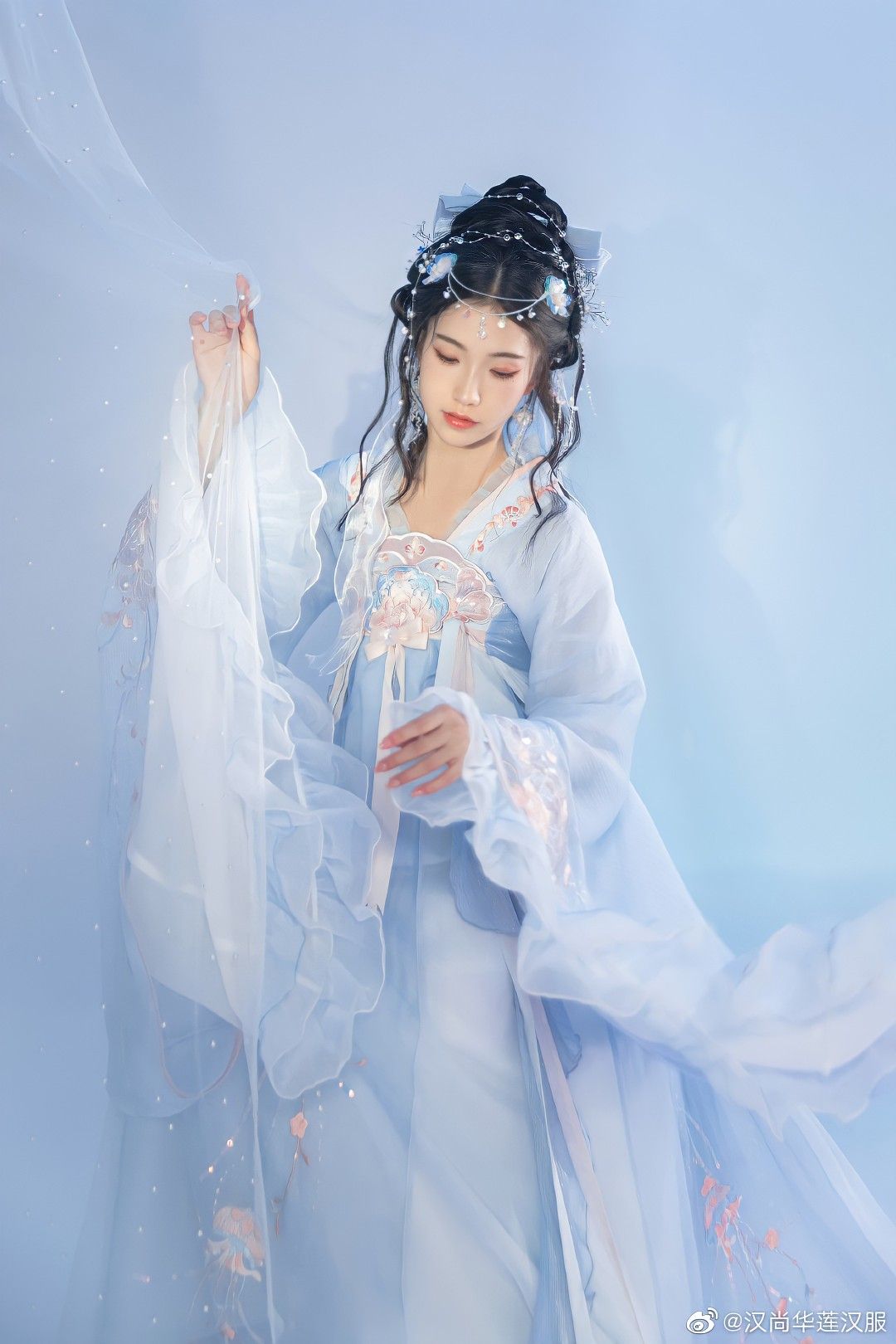 The Elegance of Traditional Hanfu Tight-fitting Tops The Elegance of Traditional Hanfu Tight-fitting Tops