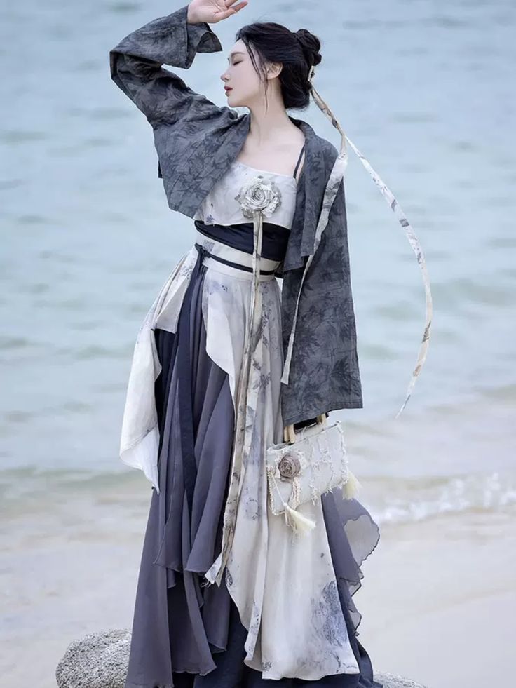 Petite Womens Autumn and Winter Hanfu Costumes:A Guide to Styling and Fitting Petite Womens Autumn and Winter Hanfu Costumes:A Guide to Styling and Fitting