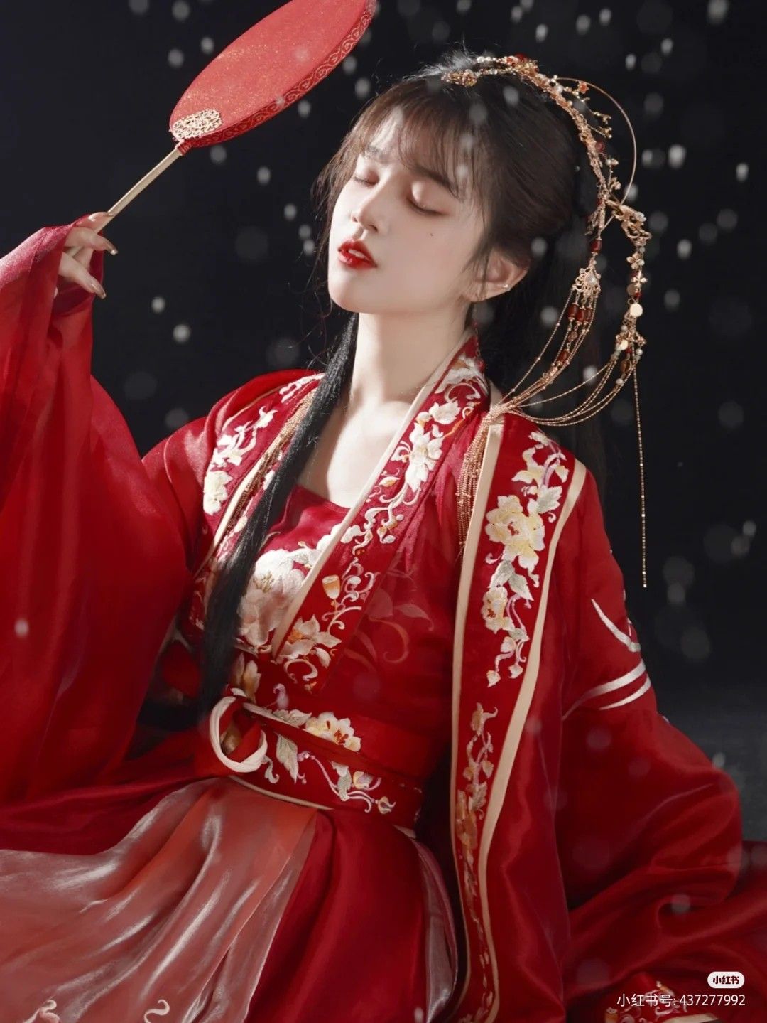 The Revival of Dragon-Patterned Clothes in Traditional Chinese Fashion The Revival of Dragon-Patterned Clothes in Traditional Chinese Fashion