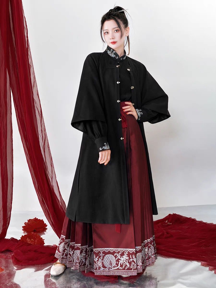 The Shoes of Traditional Chinese Hanfu Fashion The Shoes of Traditional Chinese Hanfu Fashion