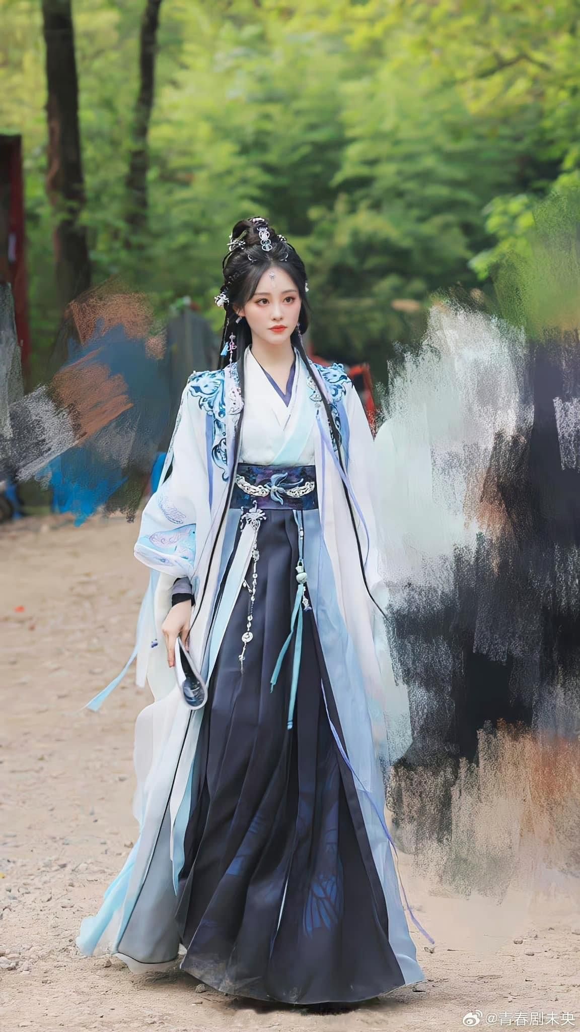 The Magnificent Empress:Ancient Hanfu Queens in Imperial Splendor The Magnificent Empress:Ancient Hanfu Queens in Imperial Splendor