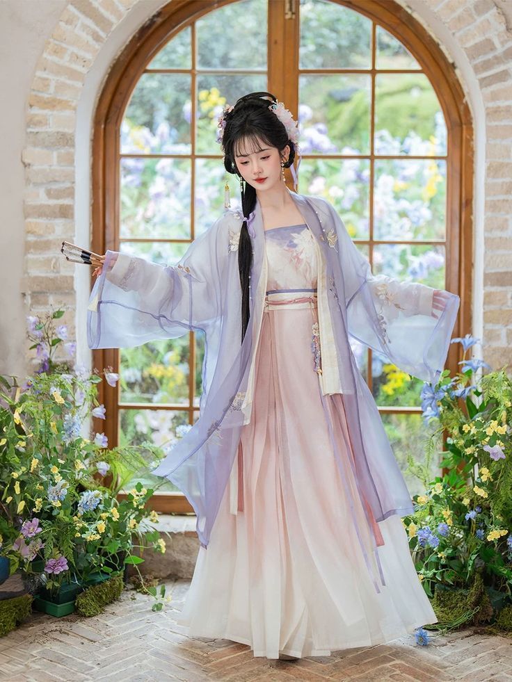 The Resilience of Golden Silk Cheongsam:Embracing the Elastic Beauty of a Traditional Chinese Gown The Resilience of Golden Silk Cheongsam:Embracing the Elastic Beauty of a Traditional Chinese Gown