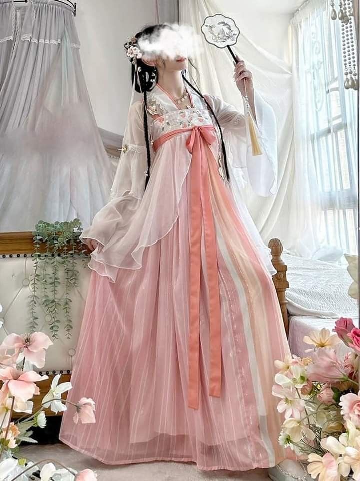 The Elegance of Horseface Skirt in Traditional Wedding Gowns The Elegance of Horseface Skirt in Traditional Wedding Gowns