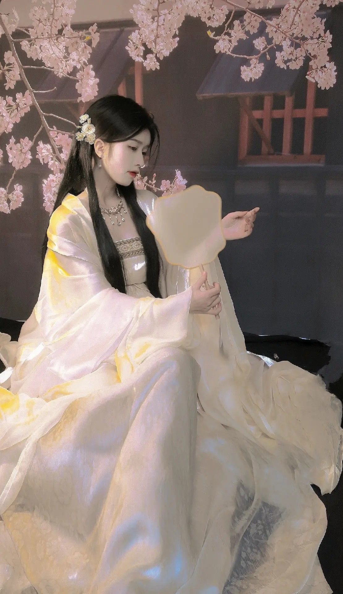 Vintage Style Revival of Traditional Chinese Cheongsam in the Republic Era Vintage Style Revival of Traditional Chinese Cheongsam in the Republic Era