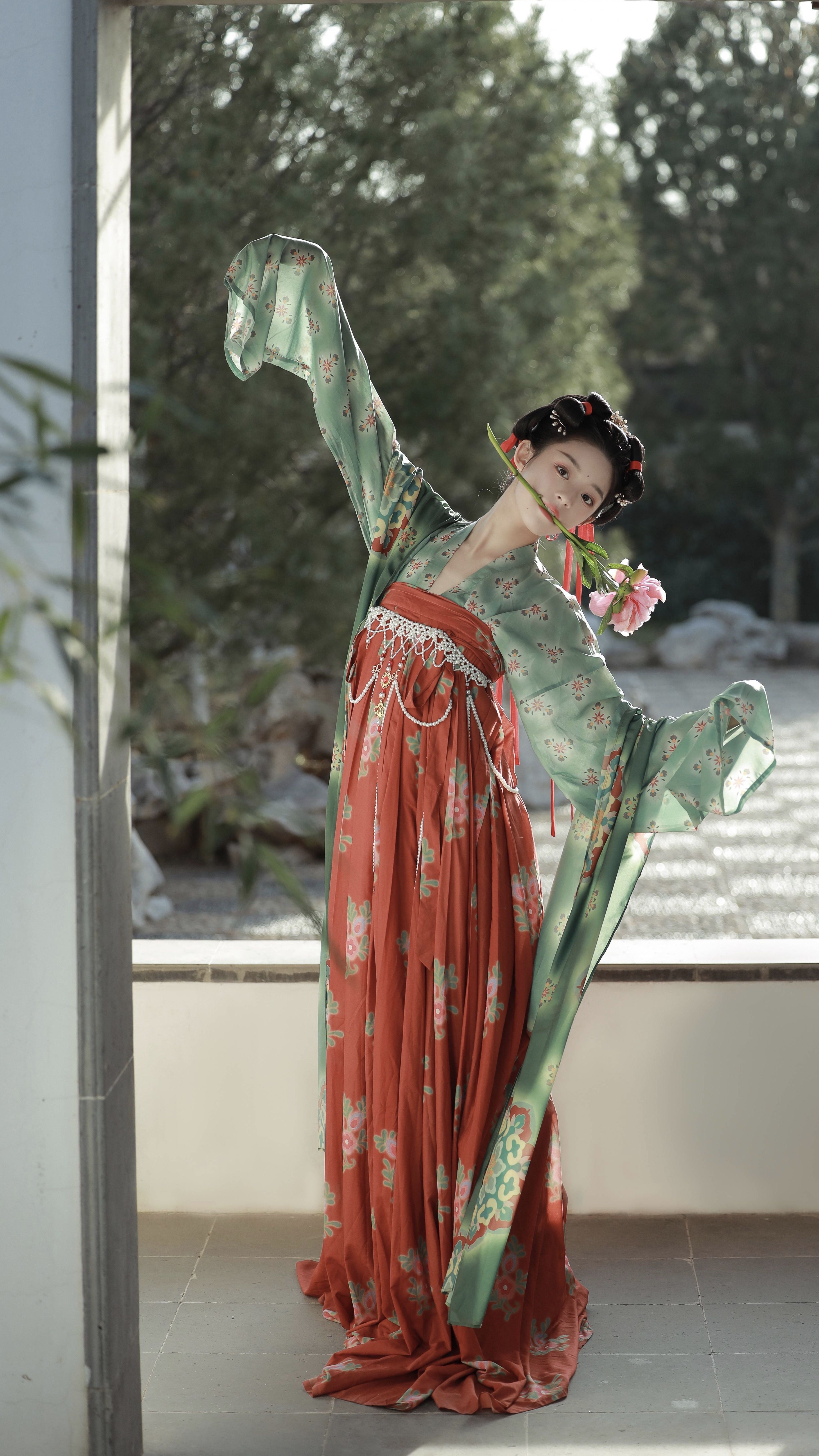 The Splendor of Southern Orange-Styled Hanfu:Embracing Traditional Chinese Elegance The Splendor of Southern Orange-Styled Hanfu:Embracing Traditional Chinese Elegance