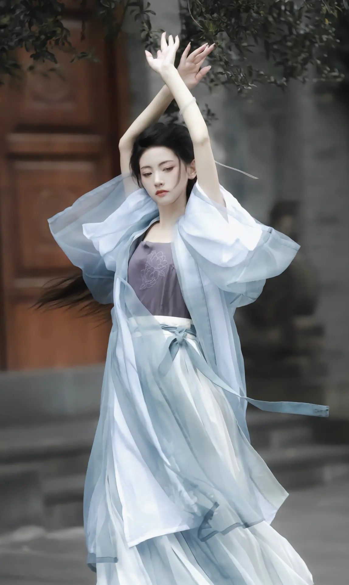 Embracing Traditional Elegance:The New Womens Tang-Style Chinese Costume Embracing Traditional Elegance:The New Womens Tang-Style Chinese Costume