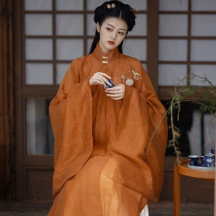 Spring and Autumn Elegance:The Art of Pairing Cheongsam with a Shawl Spring and Autumn Elegance:The Art of Pairing Cheongsam with a Shawl