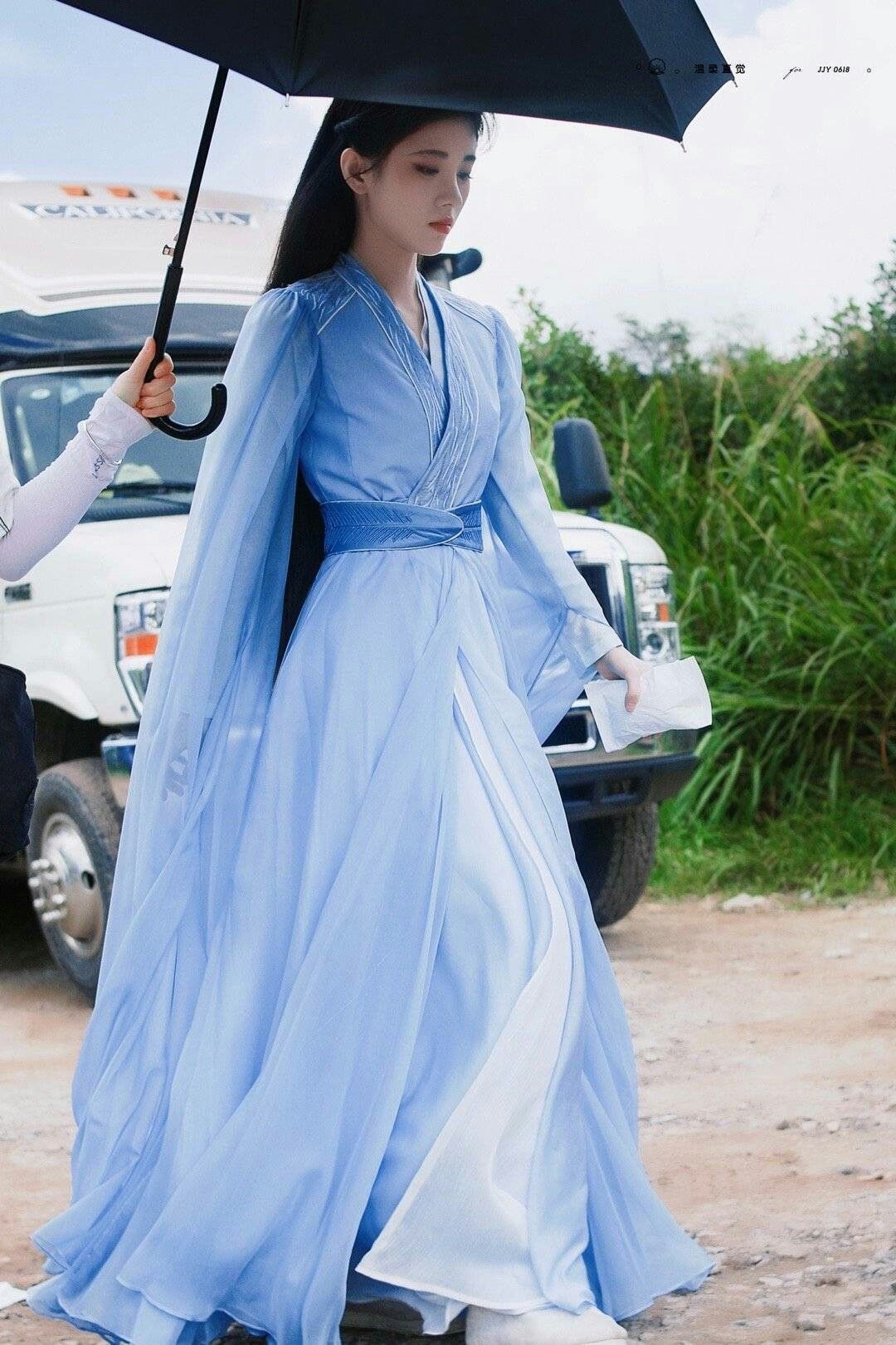 The Evolution of Qipao as a Fashion Icon:Models Interpretation of Traditional Elegance The Evolution of Qipao as a Fashion Icon:Models Interpretation of Traditional Elegance