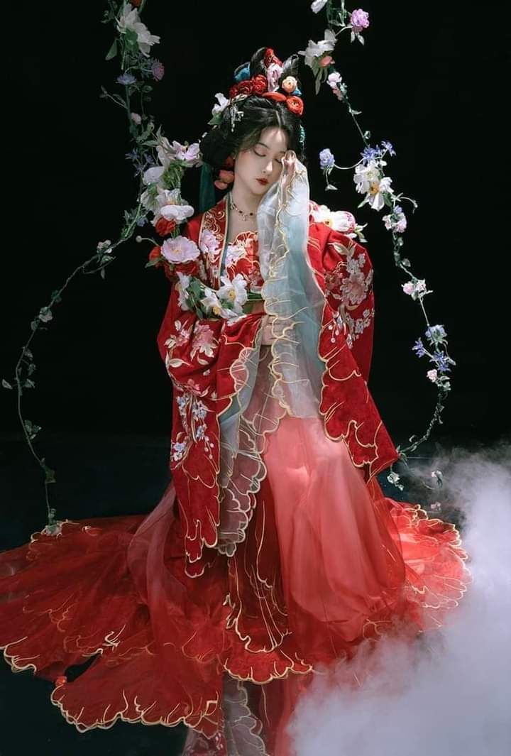 Hanfu Costume Accessories:A Guide to Hand-held Props
