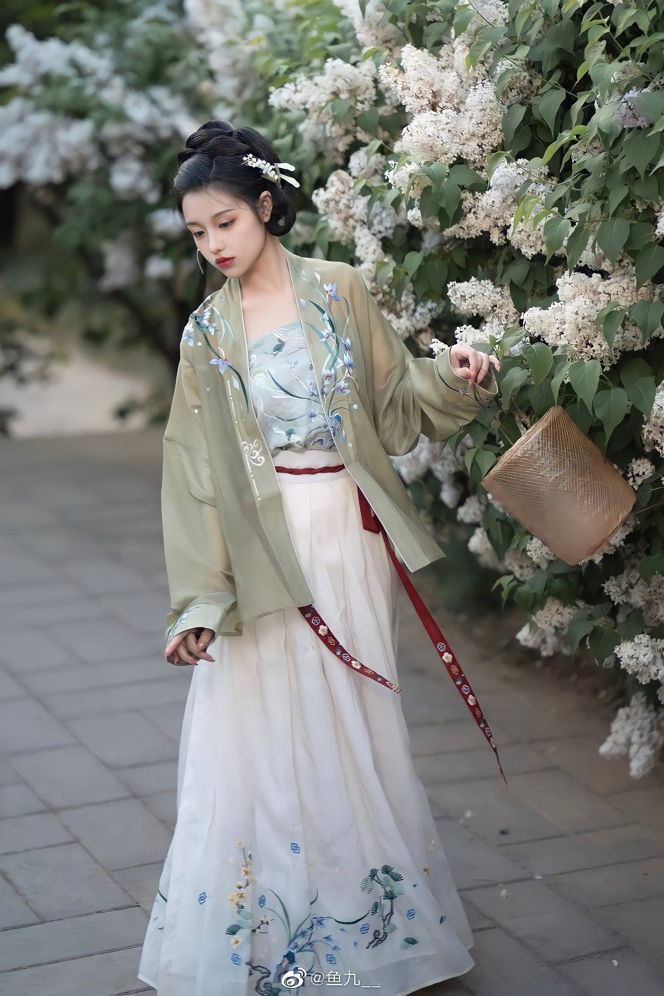 The Story of Su Qi Boutique:The Allure of Horseface Skirts The Story of Su Qi Boutique:The Allure of Horseface Skirts