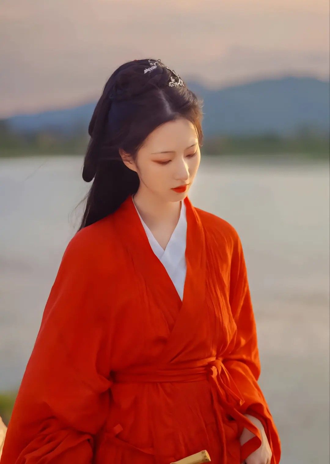 Red Cheongsam:A Thin and Stylish Summer Option Red Cheongsam:A Thin and Stylish Summer Option