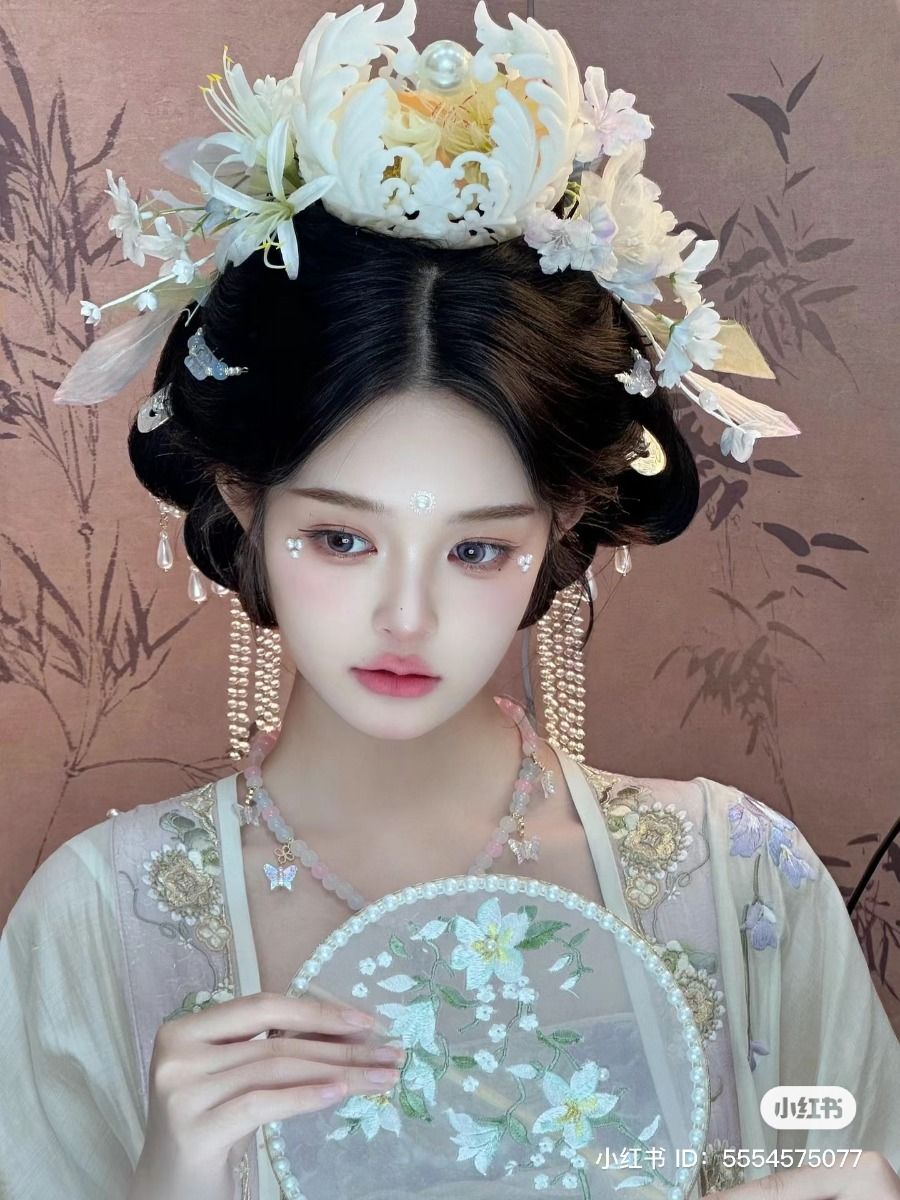 The Enchantment of Hanfu Hair Ornament:Buyao and the Flower of the Other Side The Enchantment of Hanfu Hair Ornament:Buyao and the Flower of the Other Side