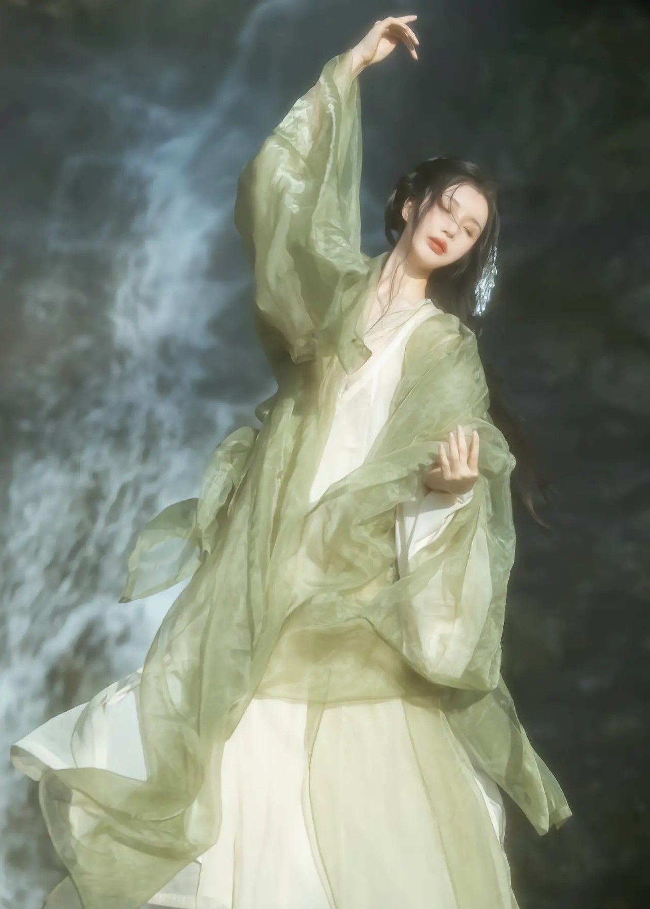 Winter Womens Shoes and Cheongsam:A Fashionable Fusion Winter Womens Shoes and Cheongsam:A Fashionable Fusion