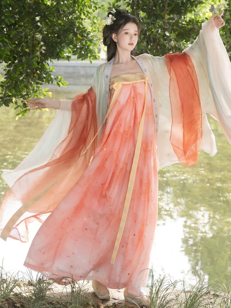 Elegant and Joyful:Autumn Lace Cheongsam Wedding Dress for the Beloved Mother-in-Law Elegant and Joyful:Autumn Lace Cheongsam Wedding Dress for the Beloved Mother-in-Law