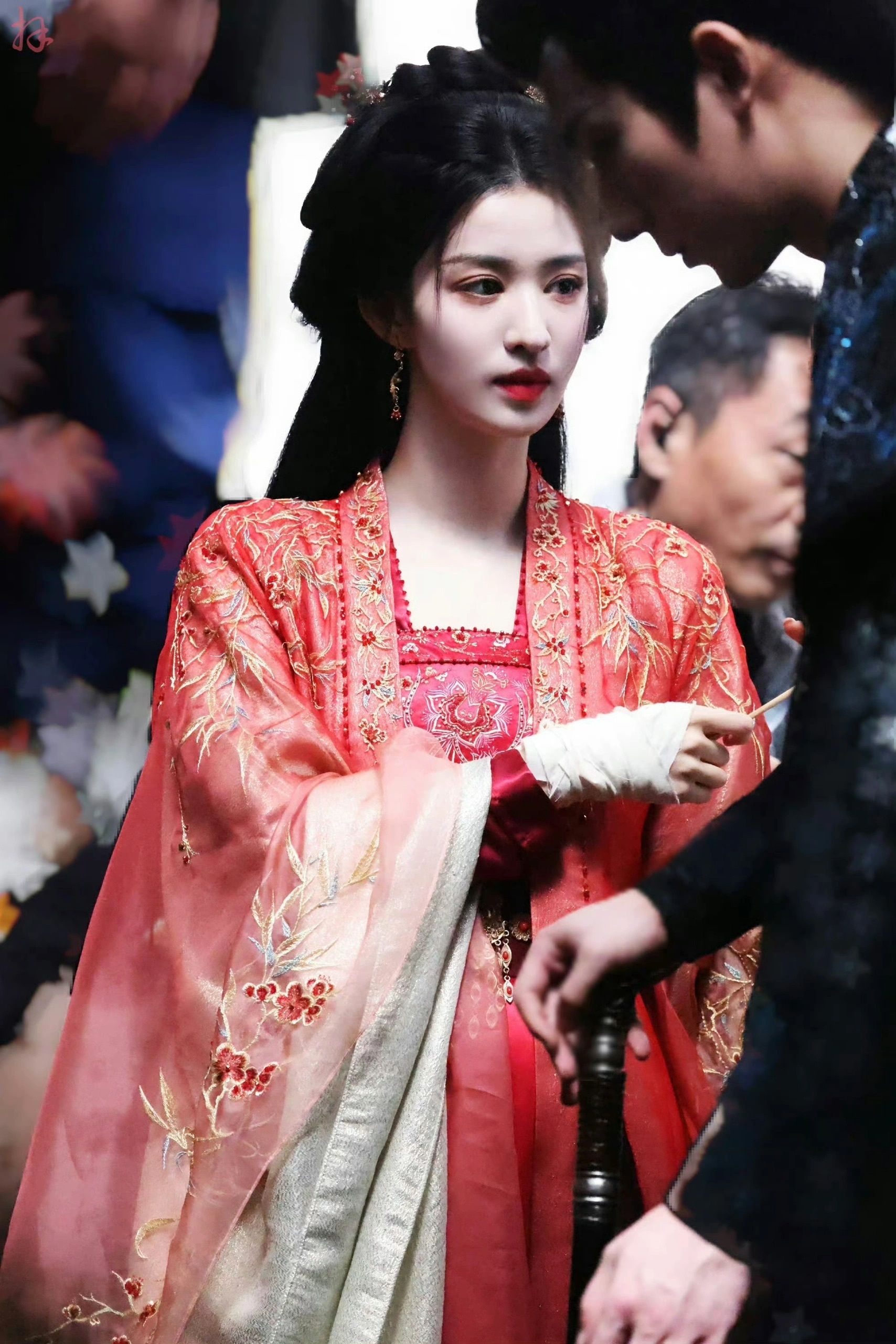 The Enchanting Beauty of White Hanfu Robes:A Tale of Ancient Chinese Elegance The Enchanting Beauty of White Hanfu Robes:A Tale of Ancient Chinese Elegance