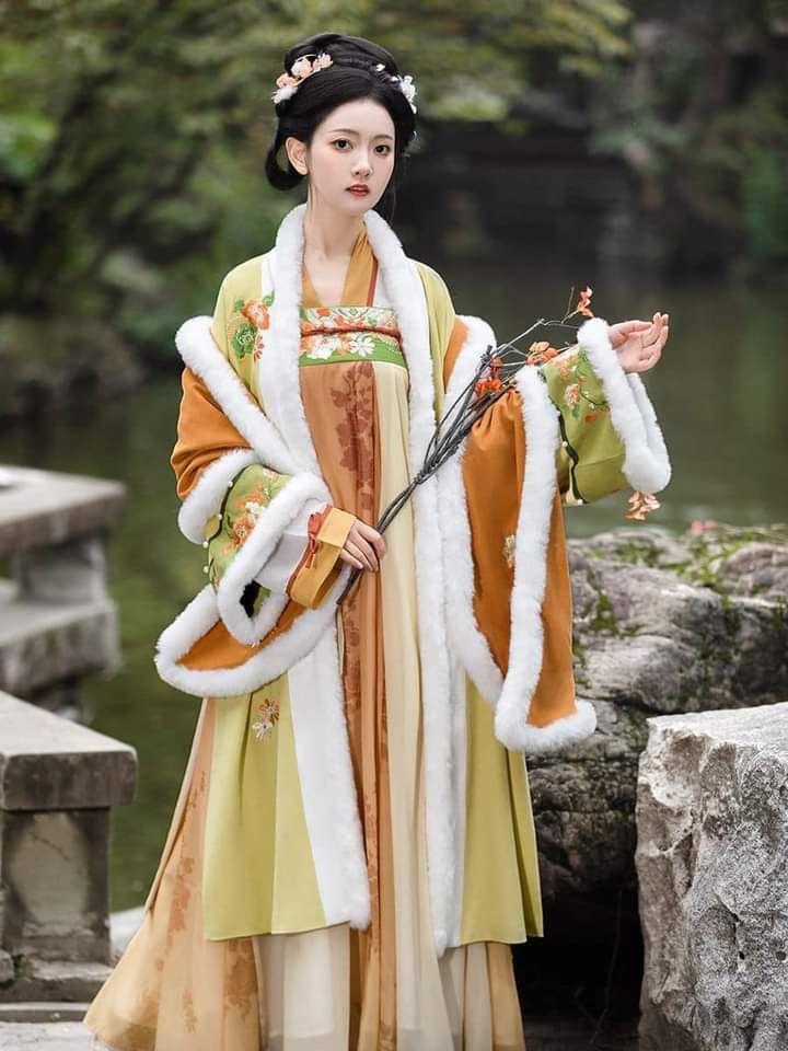 Hanfu Xiaosong Style:An Examination of its Origin,Evolution,and Cultural Significance Hanfu Xiaosong Style:An Examination of its Origin,Evolution,and Cultural Significance