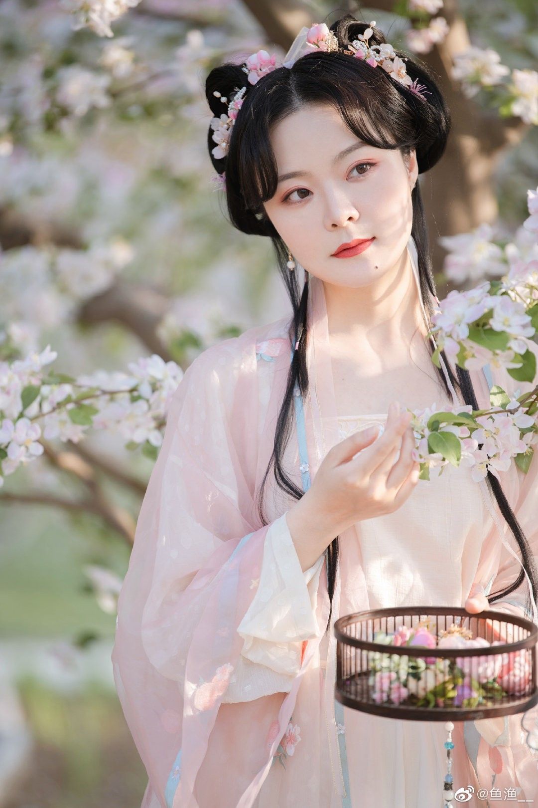 Childrens Hanfu Wigs:The Art of Fake Hair Buns for Traditional Chinese Attire Childrens Hanfu Wigs:The Art of Fake Hair Buns for Traditional Chinese Attire