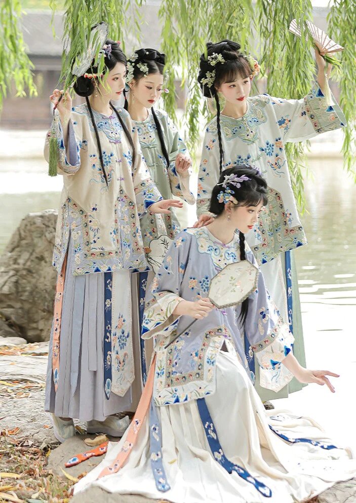 Latest Trends in Chinese-Style Cheongsam Skirts:Mid-Length Womens Qipao Fashion Latest Trends in Chinese-Style Cheongsam Skirts:Mid-Length Womens Qipao Fashion