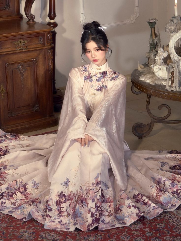 Reinventing Traditional Hanfu Fashion for Plus-Size Women:The Evolution of Song-Style Hanfu Reinventing Traditional Hanfu Fashion for Plus-Size Women:The Evolution of Song-Style Hanfu