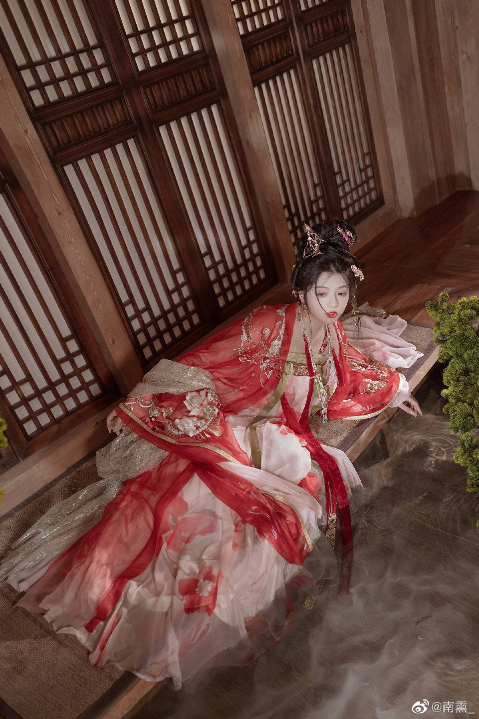 Petite Charmers:The Allure of Traditional Tang-Style女装夏装 Petite Charmers:The Allure of Traditional Tang-Style女装夏装