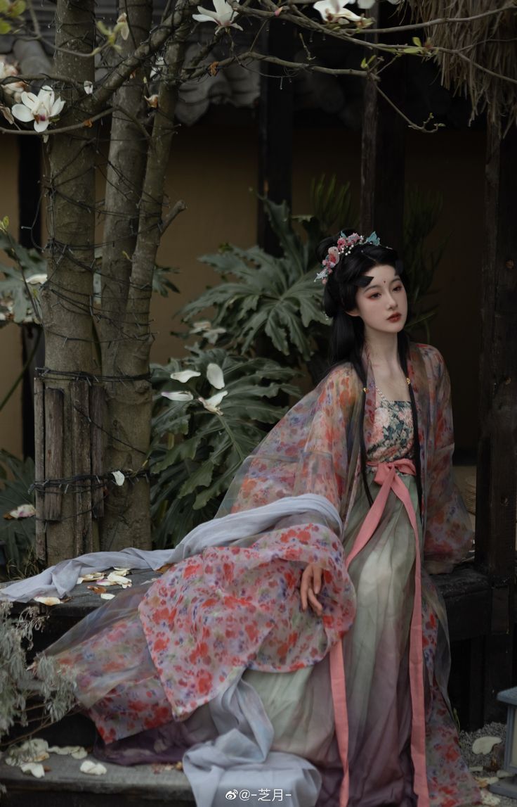 The Evolution of Cheongsam as a Traditional Chinese Wine Service Dress The Evolution of Cheongsam as a Traditional Chinese Wine Service Dress