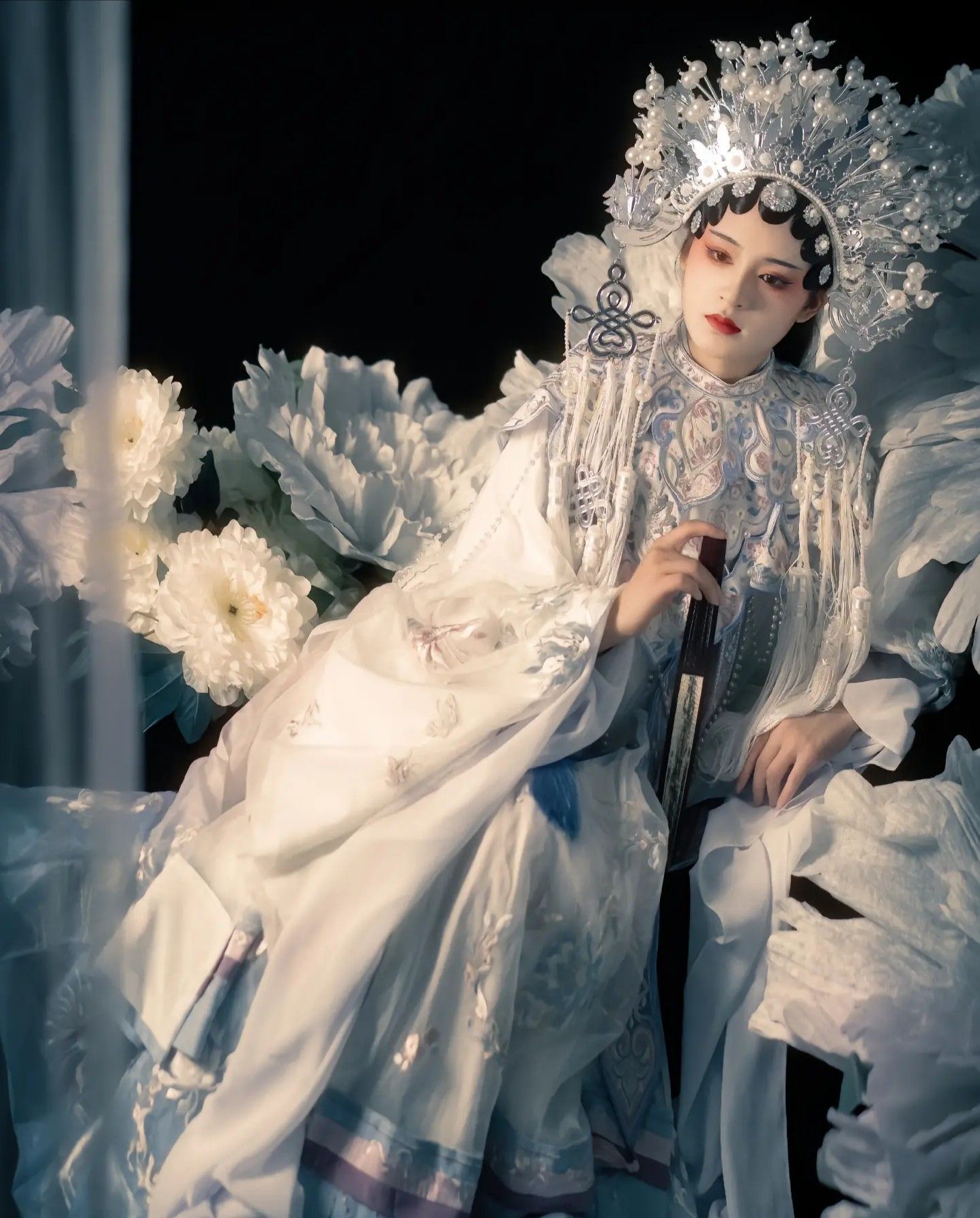 The Enchanted World of Shan Hai Jing:Hanfu Fashion and Mythical Beasts The Enchanted World of Shan Hai Jing:Hanfu Fashion and Mythical Beasts