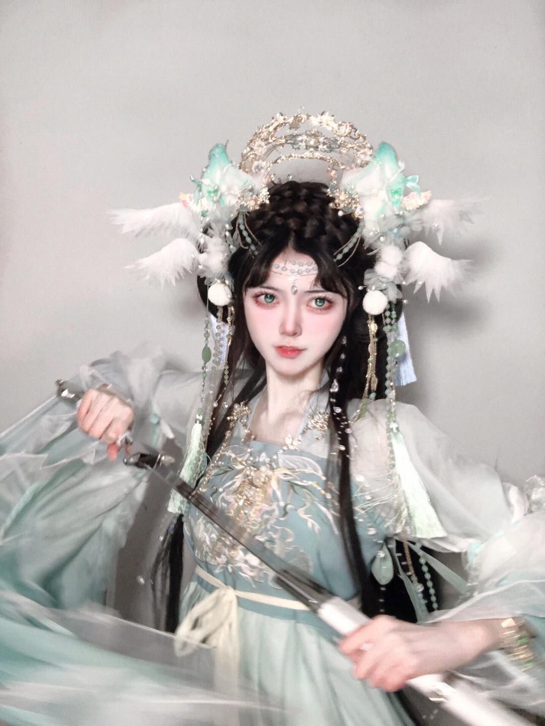 Revisiting the Splendor of Cheongsam Skirts:A Blend of Retro Elegance and Ethnic Charm Revisiting the Splendor of Cheongsam Skirts:A Blend of Retro Elegance and Ethnic Charm