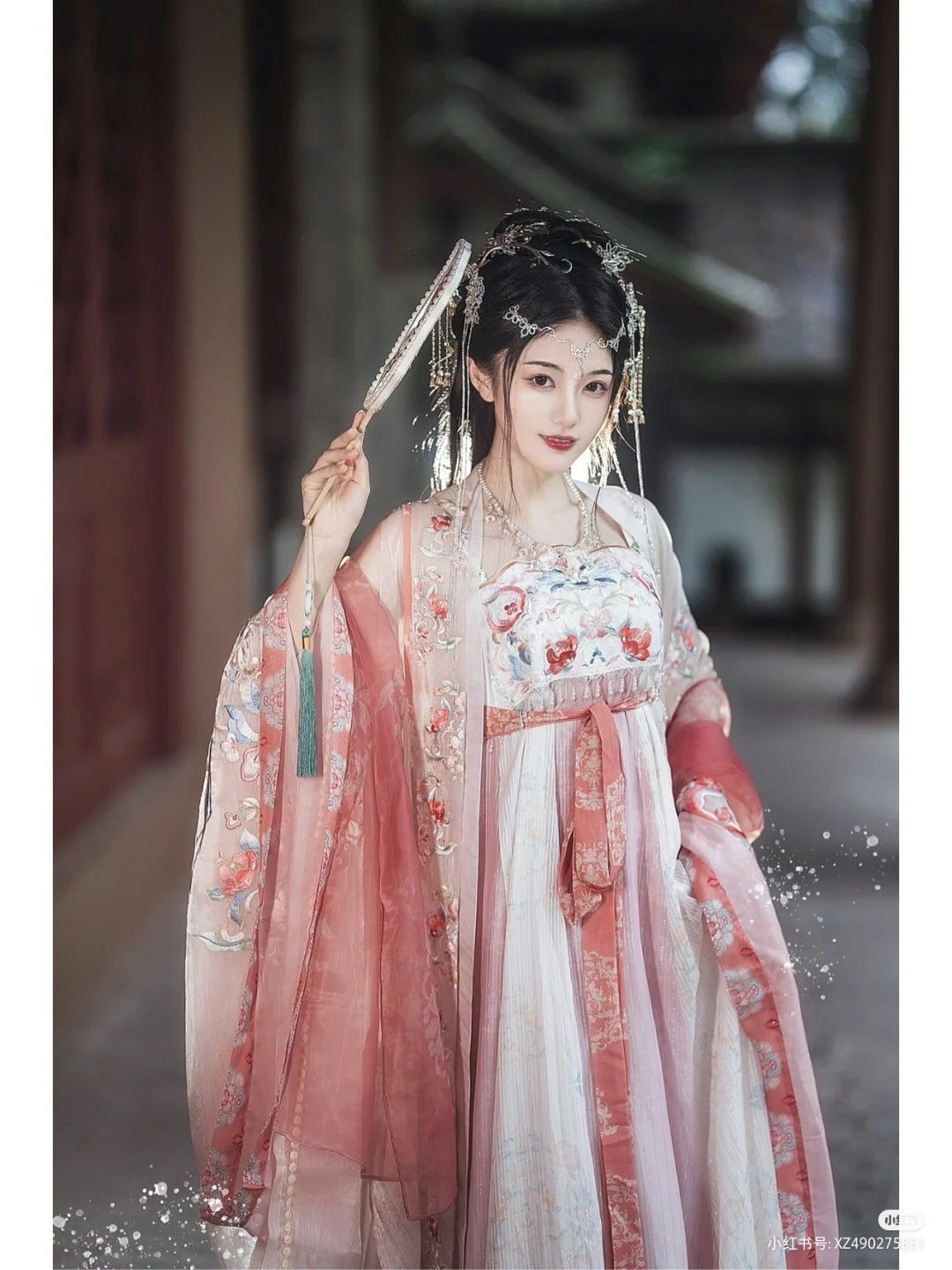 The Splendor of Song-Style Hanfu:The Chixia Period The Splendor of Song-Style Hanfu:The Chixia Period