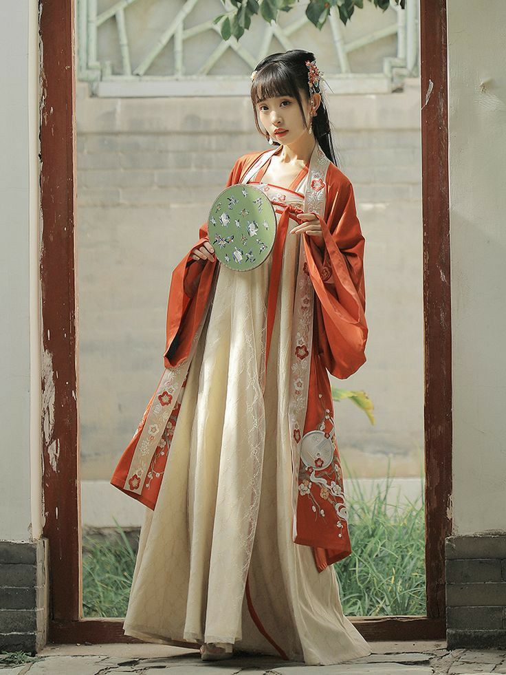 A Little Girls Autumn Journey in Traditional Chinese Dress:The Charm of Hanfu Skirts A Little Girls Autumn Journey in Traditional Chinese Dress:The Charm of Hanfu Skirts