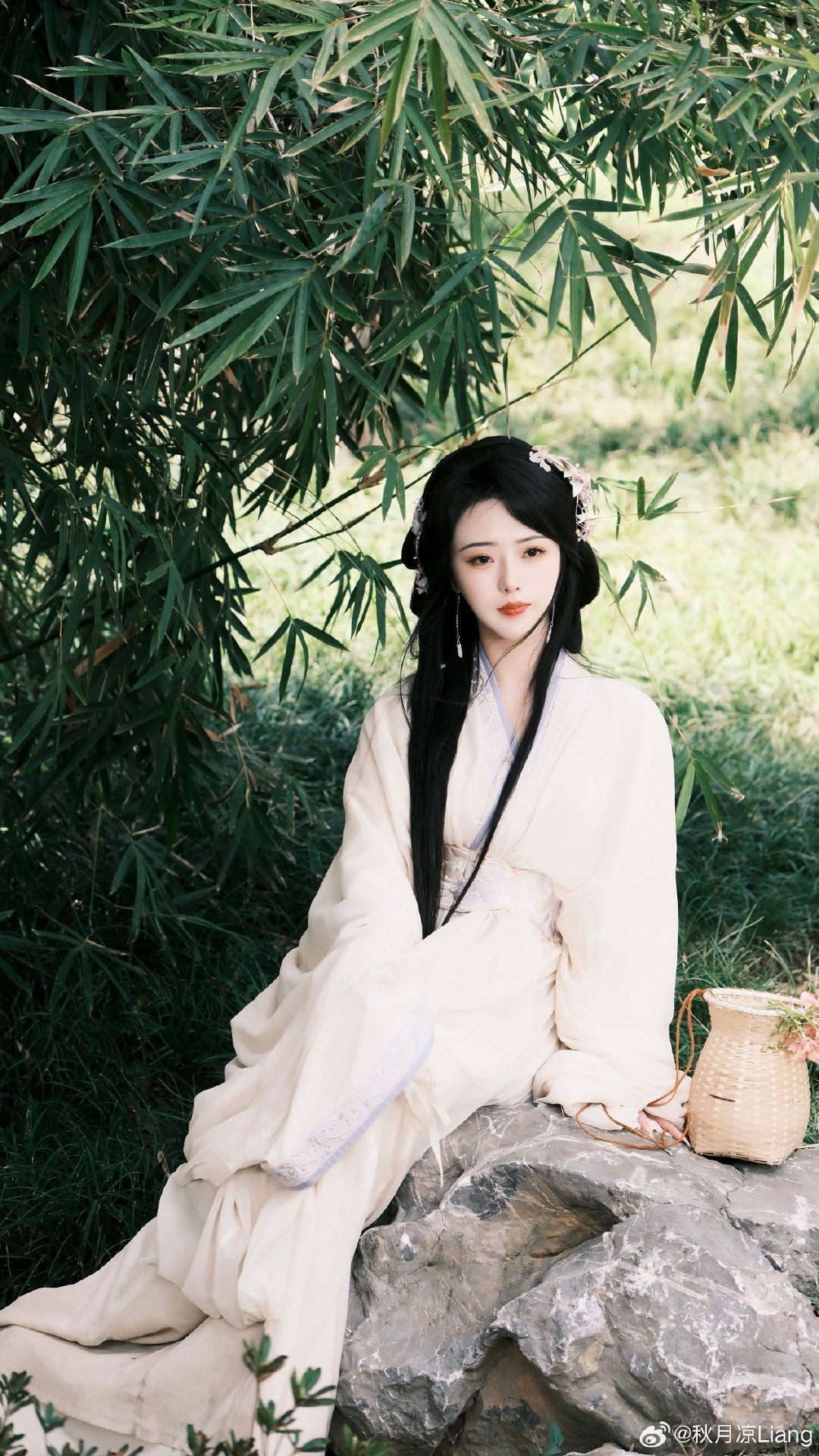 Dreamlike Nixiang Hanfu:The Essence of Traditional Chinese Fashion Dreamlike Nixiang Hanfu:The Essence of Traditional Chinese Fashion