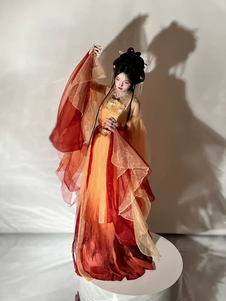 The Significance of the Hanfu Yiling:Unraveling the Cultural Threads of Traditional Chinese Fashion The Significance of the Hanfu Yiling:Unraveling the Cultural Threads of Traditional Chinese Fashion