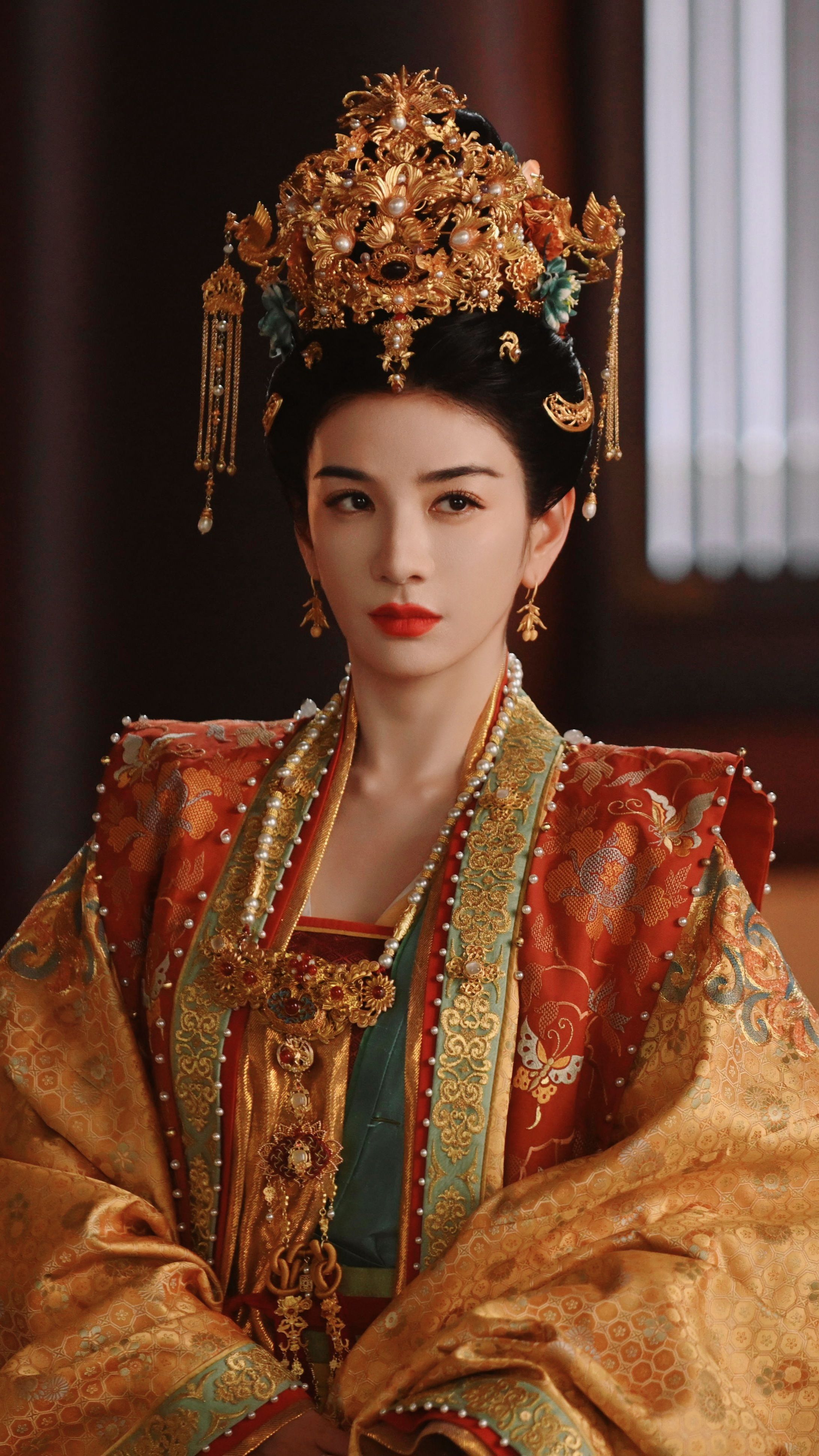 Embracing the New Neo-Chinese Cheongsam:The Rise of Qipao假发时尚潮流 Embracing the New Neo-Chinese Cheongsam:The Rise of Qipao假发时尚潮流