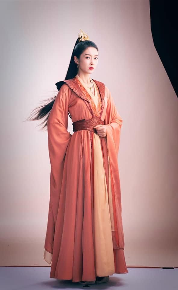 The Enchanting Charm of Xiangyunsha Cheongsam Skirt Over the Knee The Enchanting Charm of Xiangyunsha Cheongsam Skirt Over the Knee