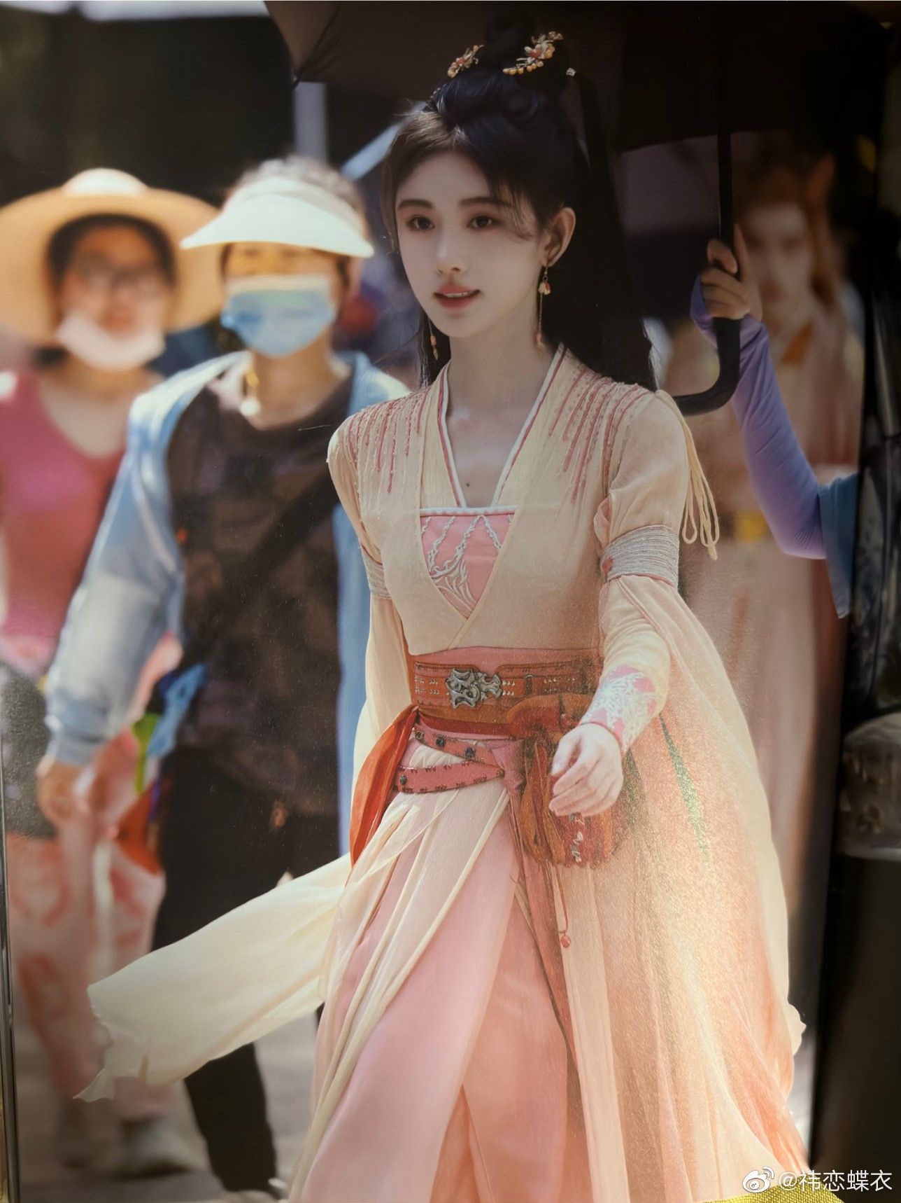 Winter Fashion for Pear-Shaped Women:Embracing the Beauty of Cheongsam in Autumn and Winter Winter Fashion for Pear-Shaped Women:Embracing the Beauty of Cheongsam in Autumn and Winter