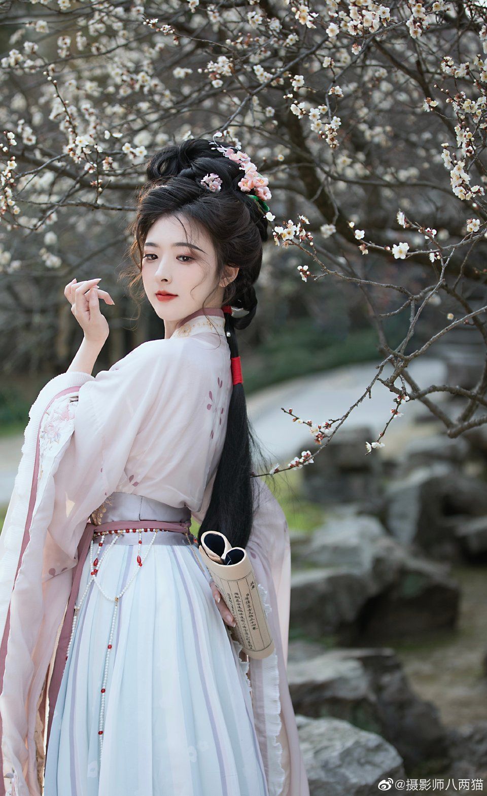 Winter Hanfu Layering:The Art of Staying Warm in Traditional Chinese Fashion Winter Hanfu Layering:The Art of Staying Warm in Traditional Chinese Fashion