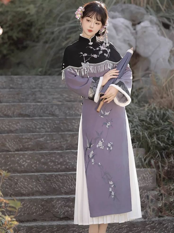 Elegant Cold-Weather Cheongsam:A Blend of Traditional Beauty and Modern Style Elegant Cold-Weather Cheongsam:A Blend of Traditional Beauty and Modern Style