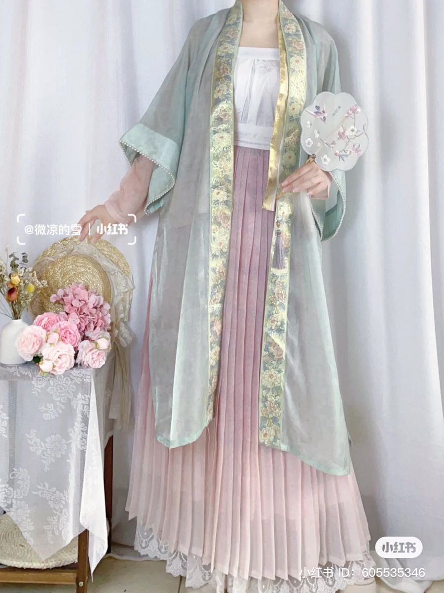 The Revival of Hanfu Culture:Focusing on the Broken Sleeves The Revival of Hanfu Culture:Focusing on the Broken Sleeves
