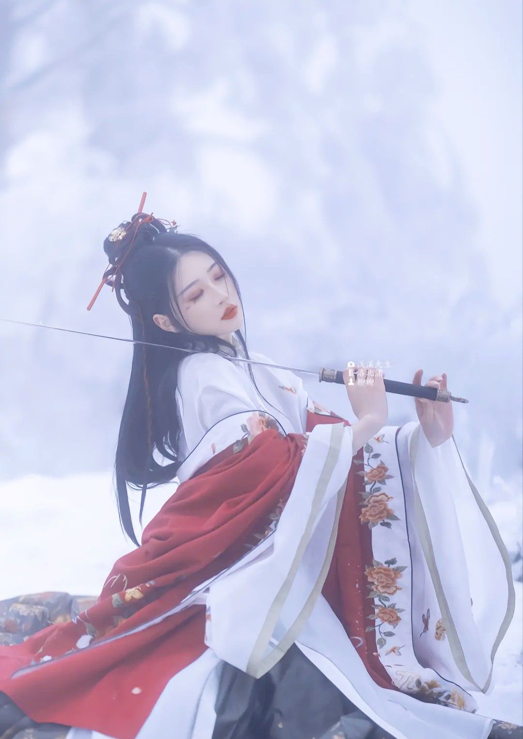 Reinventing Traditional Chinese Fashion:Modernized Hanfu with a New National Style Reinventing Traditional Chinese Fashion:Modernized Hanfu with a New National Style