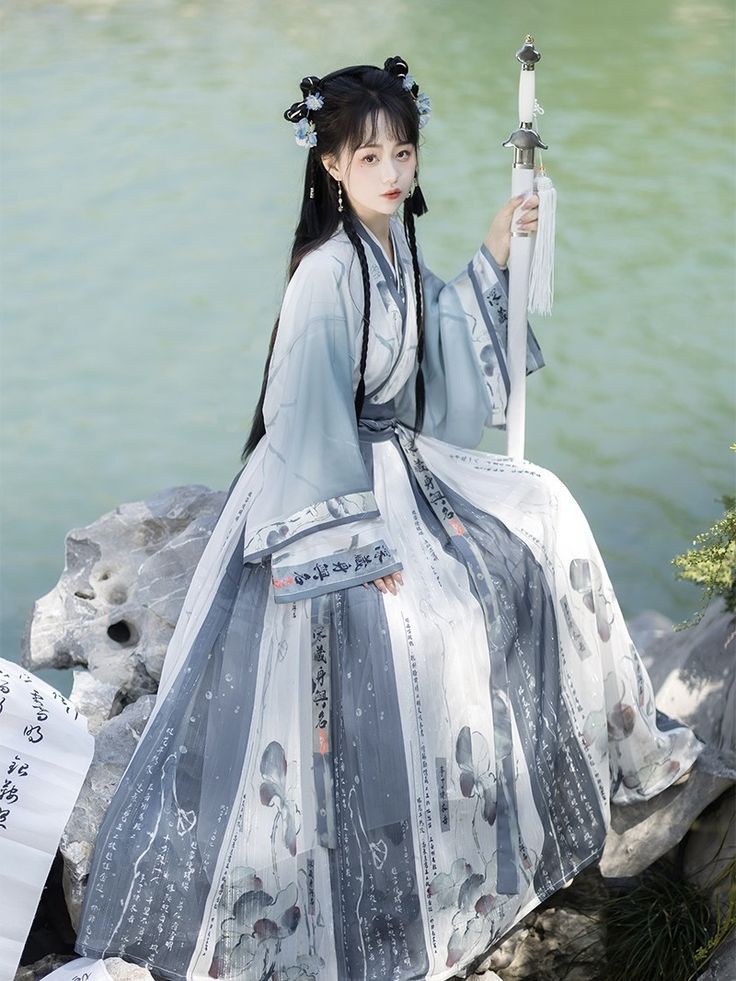 The Plum-Colored Mien裙:A Blend of Tradition and Modernity The Plum-Colored Mien裙:A Blend of Tradition and Modernity